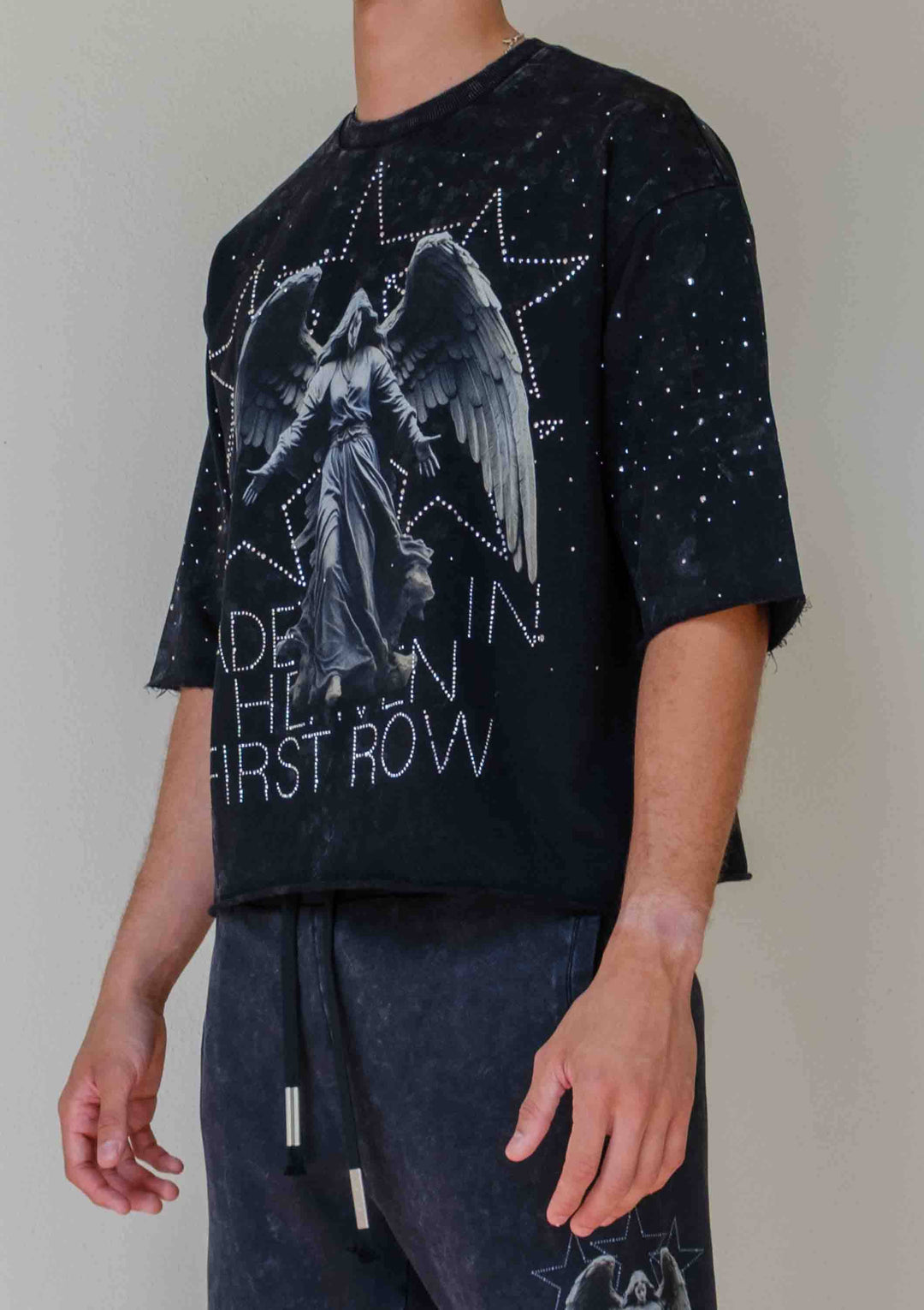 MADE IN HEAVEN SHINING ANGEL CROPPED TEE: Black / 2XL