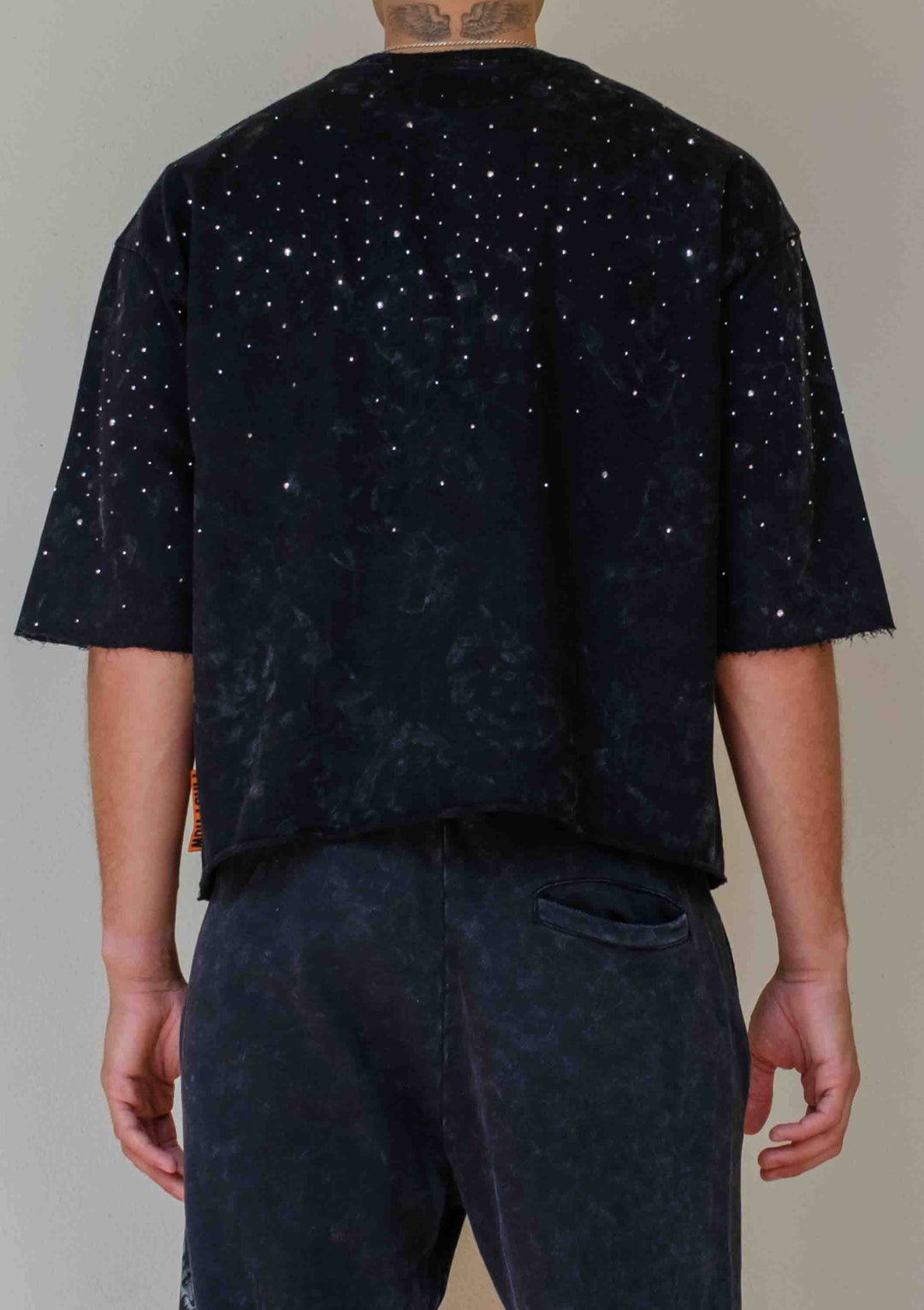 MADE IN HEAVEN SHINING ANGEL CROPPED TEE: Black / M