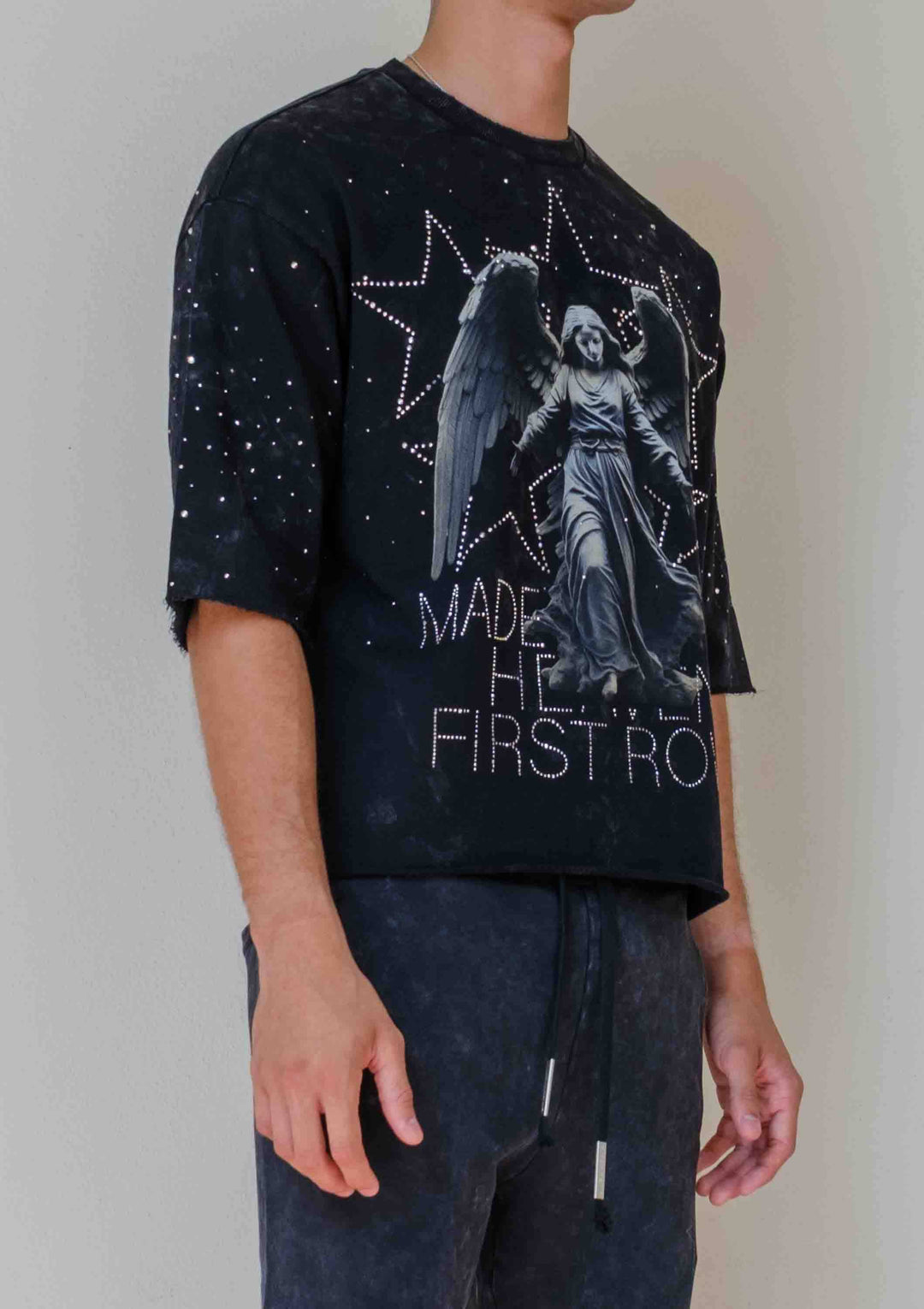 MADE IN HEAVEN SHINING ANGEL CROPPED TEE: Black / M