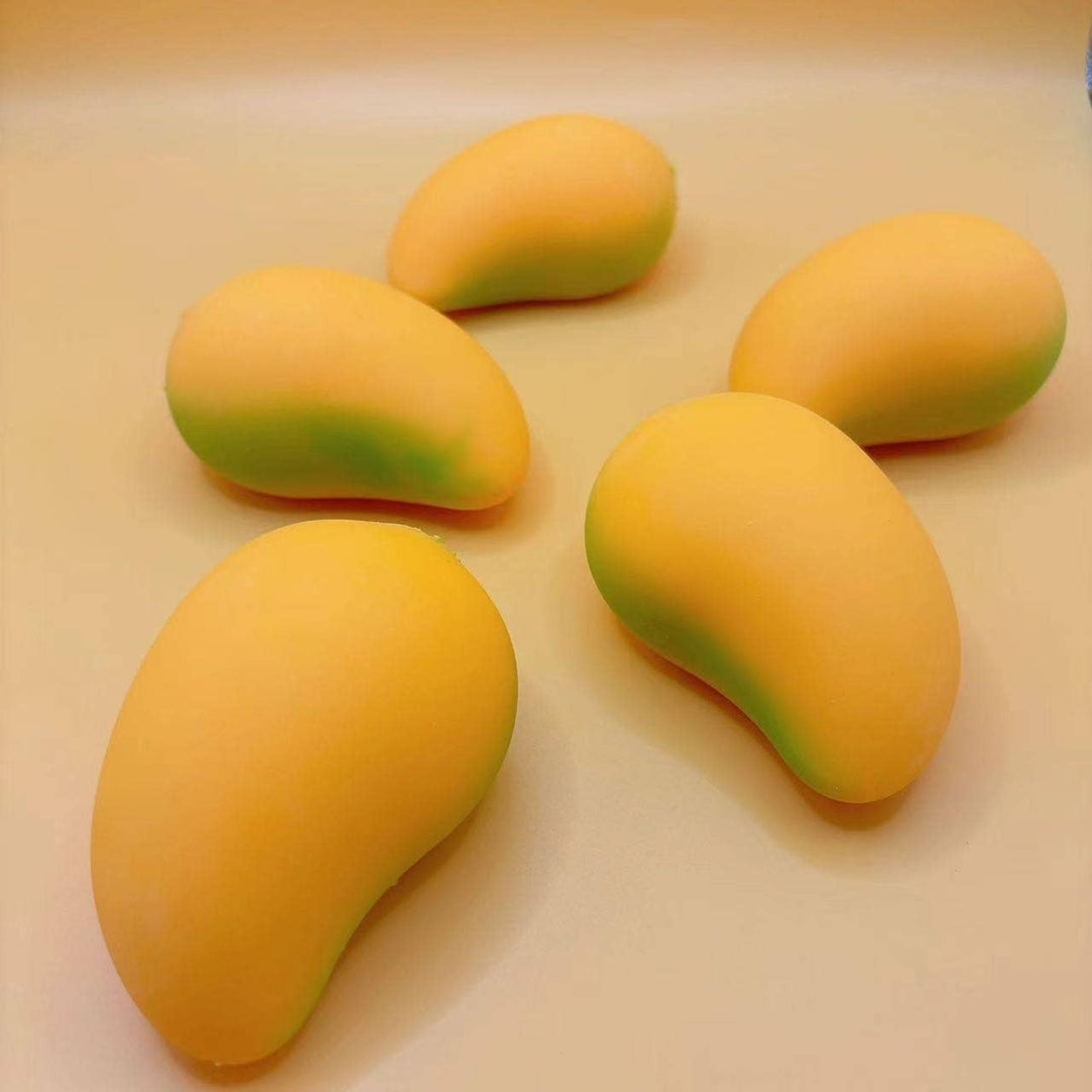 Simulation Strawberry Squishy Toy Slow Rising Stress Relief Squeeze Toy: Strawberry / 1 pc
