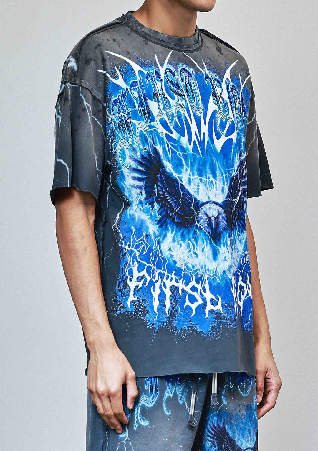 ABOVE ALL THINGS WINGS OF DOMINION TEE: DK GREY / S